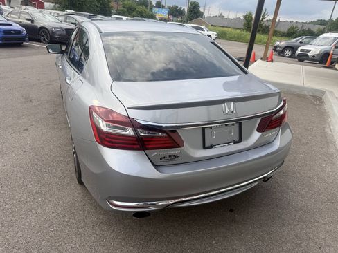 Used 2016 Honda Accord Sport image 10