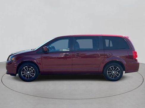Used 2017 Dodge Grand Caravan SE FWD image 2
