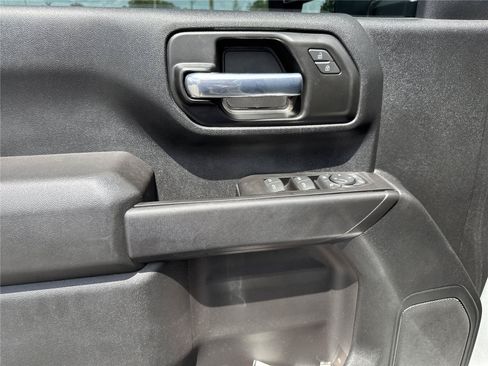 Used 2021 Chevrolet Silverado 2500 Custom w/ Custom Value Package AWD/4WD image 17