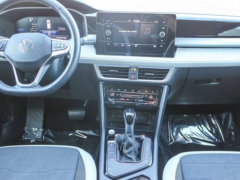 Used 2025 Volkswagen Taos SE image 13