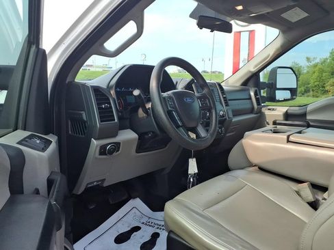 Used 2019 Ford F250 XL w/ Power Equipment Group AWD/4WD image 9