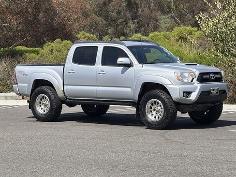 Used 2012 Toyota Tacoma PreRunner w/ TRD Sport Pkg RWD image 8