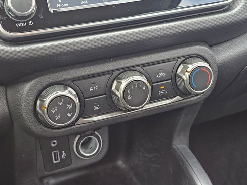 Used 2022 Nissan Kicks S FWD image 24