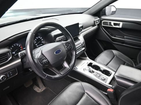 Used 2020 Ford Explorer XLT w/ Equipment Group 202A AWD/4WD image 20