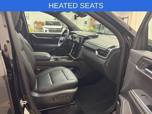 Used 2026 GMC Acadia Elevation w/ Elevation Premium Package FWD image 14