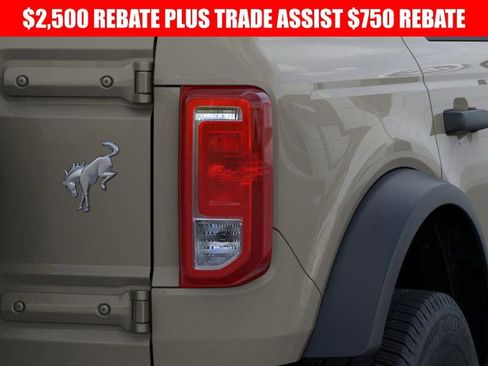 New 2025 Ford Bronco 4-Door image 23