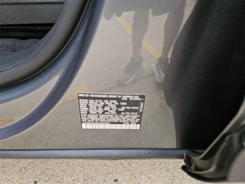 Used 2025 Volkswagen Atlas SE image 30