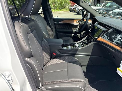 New 2026 Jeep Grand Cherokee Summit AWD/4WD image 9