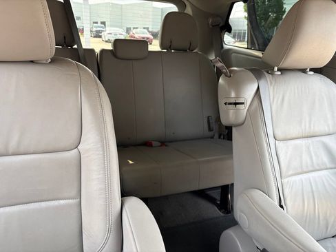 Used 2015 Toyota Sienna XLE w/ XLE Navigation Package FWD image 22