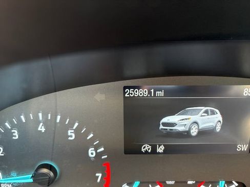 Used 2022 Ford Escape SEL w/ Class II Trailer Tow Package image 16