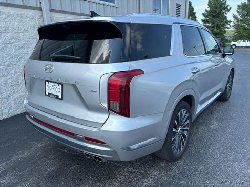 Used 2024 Hyundai Palisade Calligraphy AWD/4WD image 3
