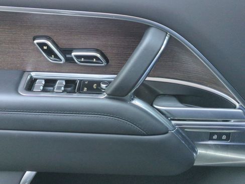 Used 2023 Land Rover Range Rover SE AWD/4WD image 13