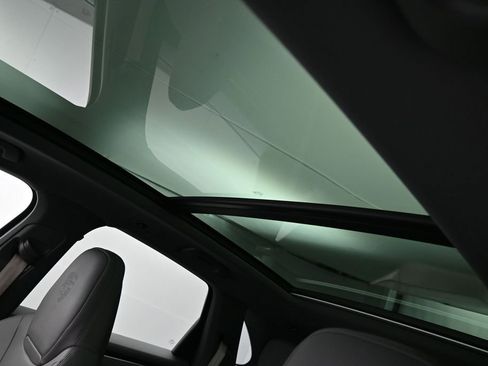 Certified 2023 Porsche Cayenne Platinum Edition AWD/4WD image 11