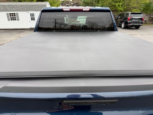 Used 2022 Chevrolet Silverado 1500 LT AWD/4WD image 18