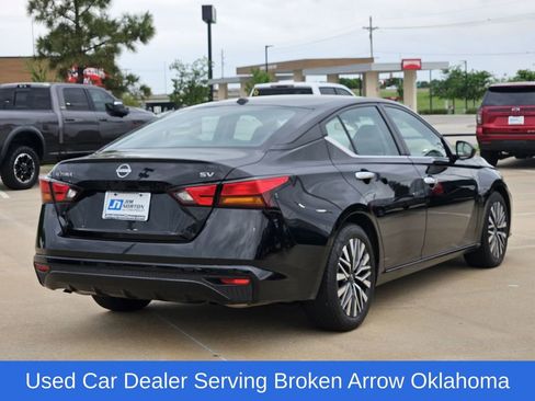 Used 2024 Nissan Altima 2.5 SV FWD image 8