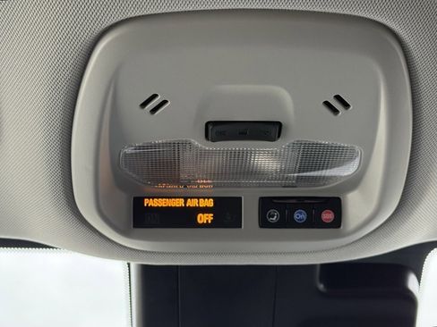 Used 2025 Chevrolet Trax ACTIV w/ Driver Confidence Package image 29