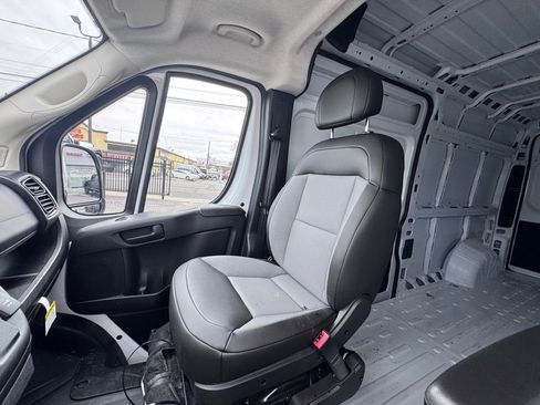 Used 2025 RAM ProMaster 3500 w/ Convenience Group FWD image 18