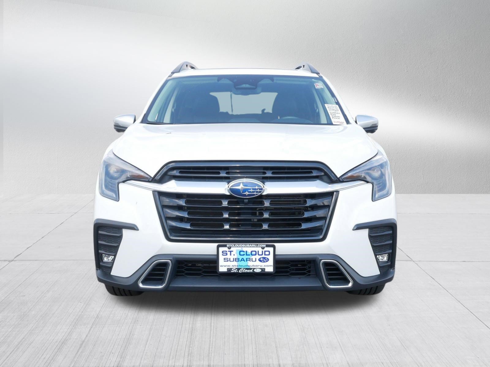 Used 2023 Subaru Ascent Touring AWD/4WD image 2