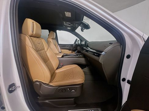 Used 2022 Cadillac Escalade Premium Luxury w/ Performance Package image 35