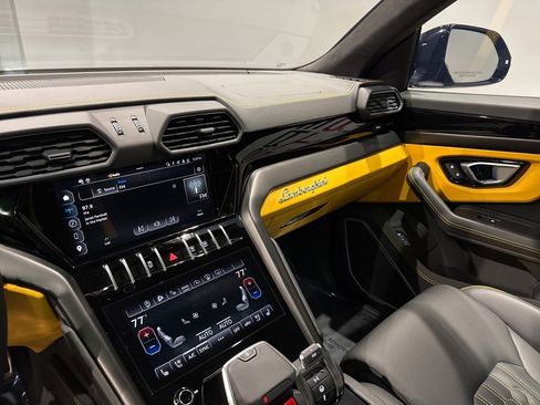 Used 2024 Lamborghini Urus S image 22