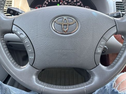 Used 2005 Toyota Camry XLE FWD image 38