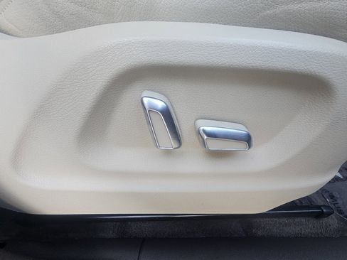 Used 2016 Audi Q5 2.0T Premium Plus w/ Technology Package image 37