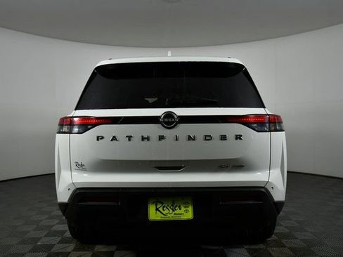 Used 2024 Nissan Pathfinder SV image 12