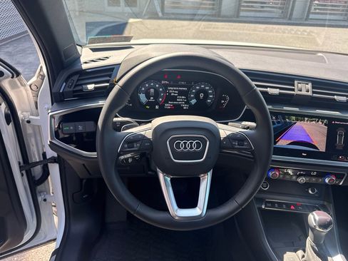 Certified 2025 Audi Q3 2.0T Premium w/ Convenience Package AWD/4WD image 32