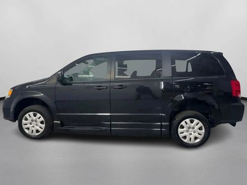 Used 2018 Dodge Grand Caravan SE FWD image 5