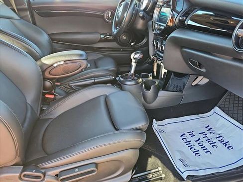 Used 2019 MINI Cooper S w/ Premium Package image 19