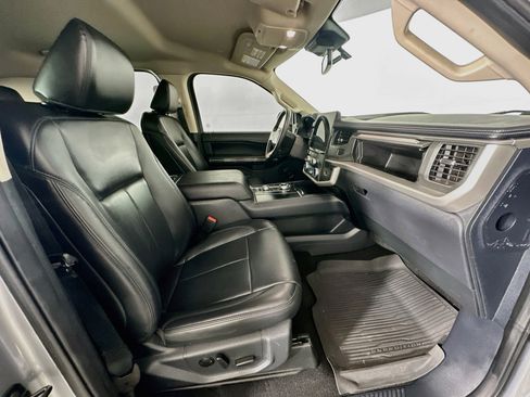 Used 2024 Ford Expedition Max XLT AWD/4WD image 32