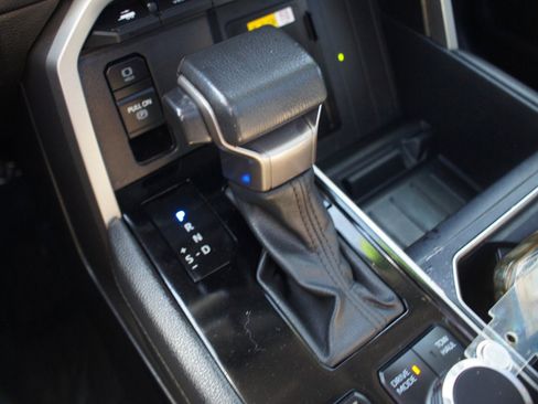 Used 2024 Toyota Tundra Limited image 12