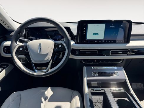 New 2026 Lincoln Aviator AWD image 13