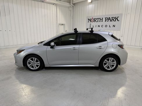 Used 2019 Toyota Corolla SE image 2