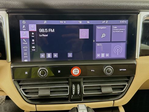 Used 2023 Porsche Macan AWD/4WD image 16