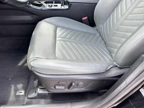 Certified 2025 Kia Sorento SX Prestige w/ Sage Leather Package AWD/4WD image 25