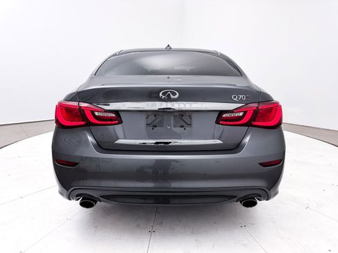 Used 2019 INFINITI Q70 Luxe w/ Sport Package image 17