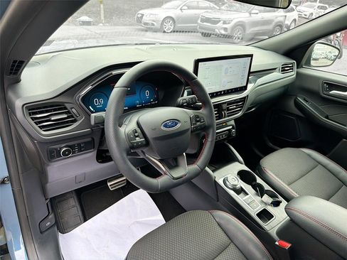 Used 2024 Ford Escape ST-Line Select w/ Tech Pack #2 image 9