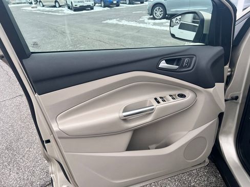 Used 2018 Ford Escape SE image 15