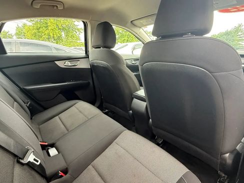 Used 2022 Kia Forte LXS FWD image 12