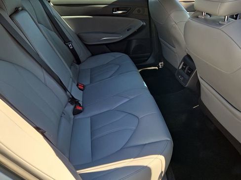Used 2021 Toyota Avalon XLE w/ Moonroof Package FWD image 18