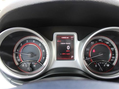 Used 2011 Dodge Journey Mainstreet FWD image 21