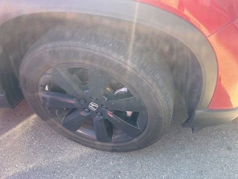 Used 2025 Honda Pilot Black Edition image 3