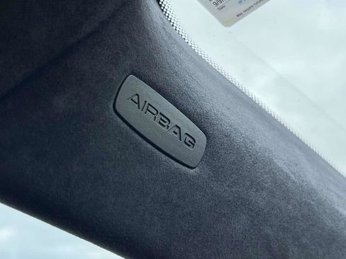 Used 2020 Porsche Macan Turbo image 27