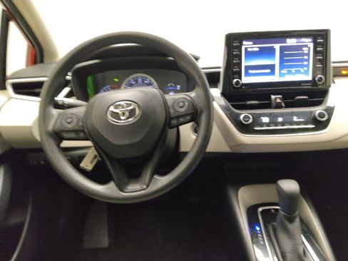 Used 2021 Toyota Corolla LE w/ LE Convenience Package FWD image 22