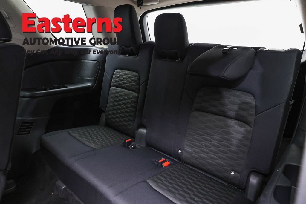 Used 2024 Nissan Pathfinder S AWD/4WD image 26