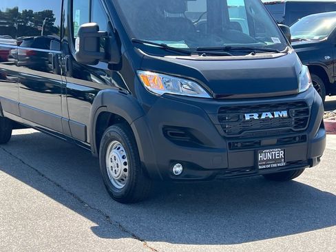 New 2026 RAM ProMaster 2500 w/ Crew Van Package FWD image 9