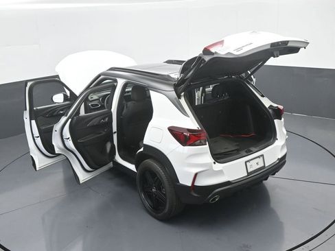 Used 2023 Chevrolet TrailBlazer RS w/ Sun and Liftgate Package image 70