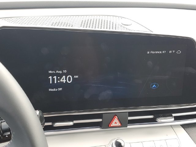 Certified 2025 Hyundai Elantra Limited FWD image 26