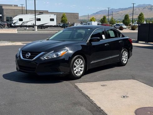 Used 2016 Nissan Altima 2.5 S w/ Power Driver Seat Package FWD image 10